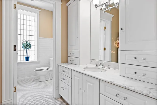 $1,900,000 | 2845 West Division Street, Chicago, IL 60622