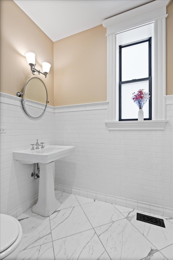 2845 West Division Street Chicago, IL 60622 - Photo 10 of 49