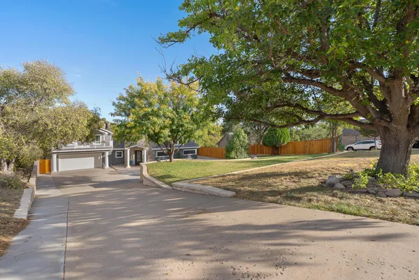 $1,000,000 | 110 Caprock Lane, Amarillo, TX 79118