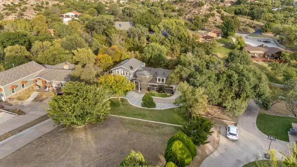 $1,000,000 | 110 Caprock Lane, Amarillo, TX 79118
