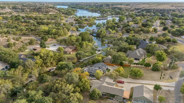 $1,000,000 | 110 Caprock Lane, Amarillo, TX 79118
