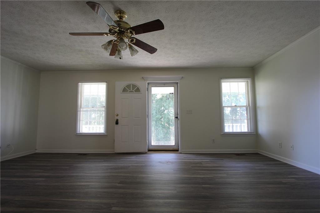 818 Springlake Road Lawrenceville, GA 30045 - Photo 5 of 64