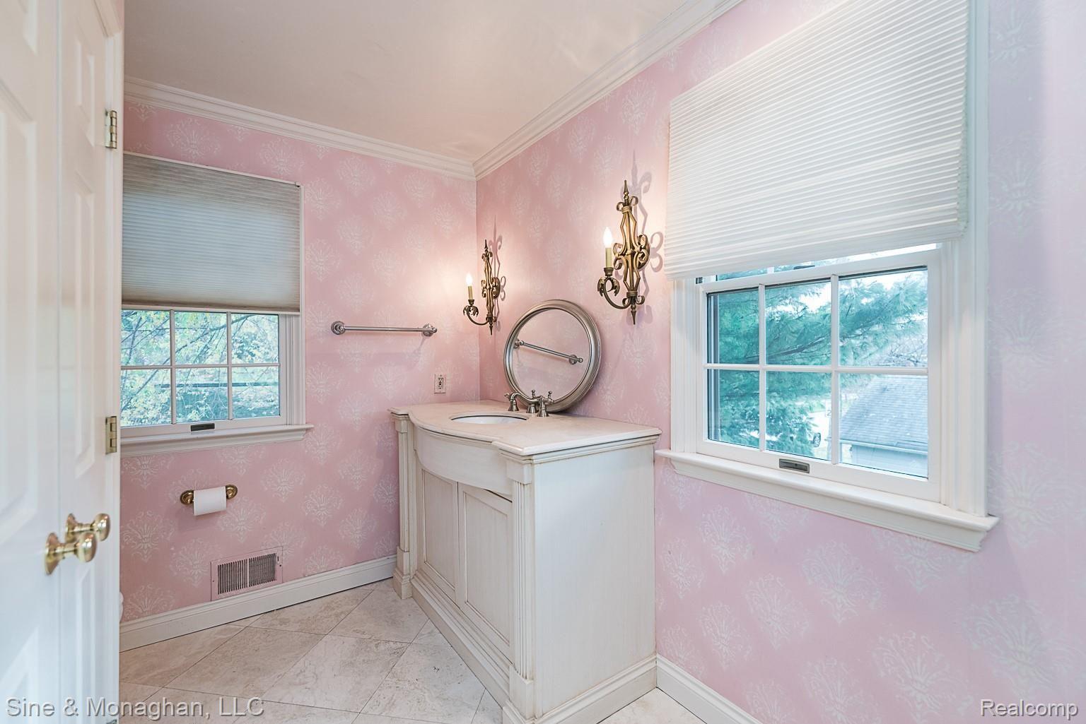 251 Moran Road Grosse Pointe, MI 48236 - Photo 25 of 47 DSC_1712.jpg