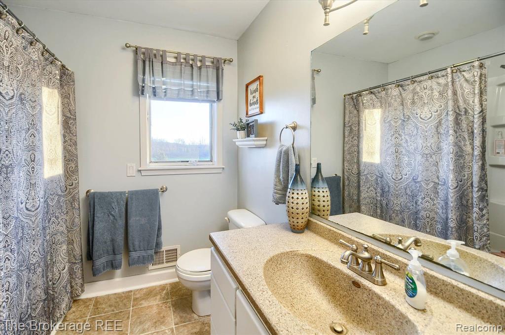 11464 Davison Road Davison, MI 48423 - Photo 55 of 65