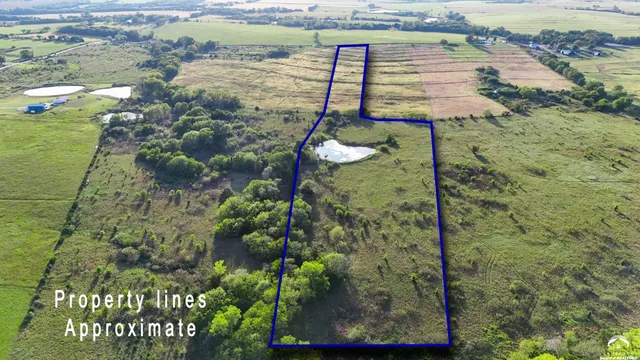 $125,000 | 7404 Southwest Davis Road, Unit TRACT 4 SEE SURVEY, Auburn, KS 66402