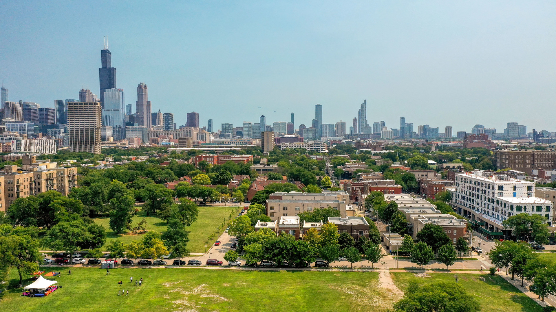 907 South Lytle Street, Unit 201 Chicago, IL 60607 - Photo 23 of 28 a view of a city with tall buildings