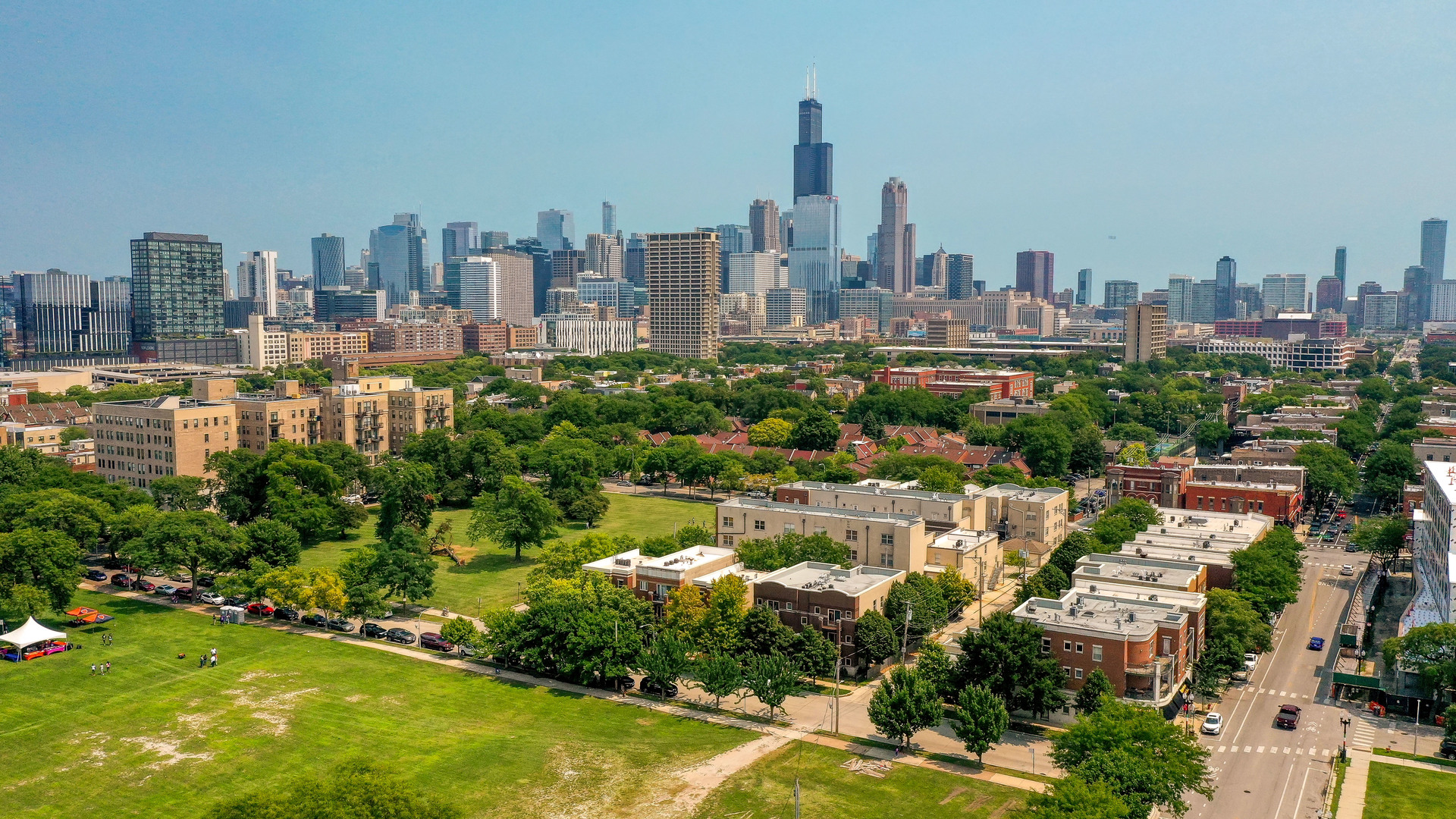 907 South Lytle Street, Unit 201 Chicago, IL 60607 - Photo 24 of 28 a view of a city with tall buildings