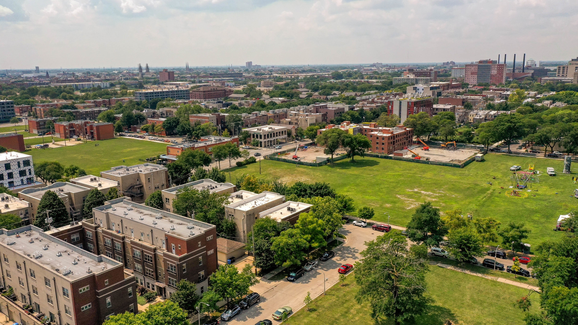 907 South Lytle Street, Unit 201 Chicago, IL 60607 - Photo 25 of 28 a view of a city with lawn chairs