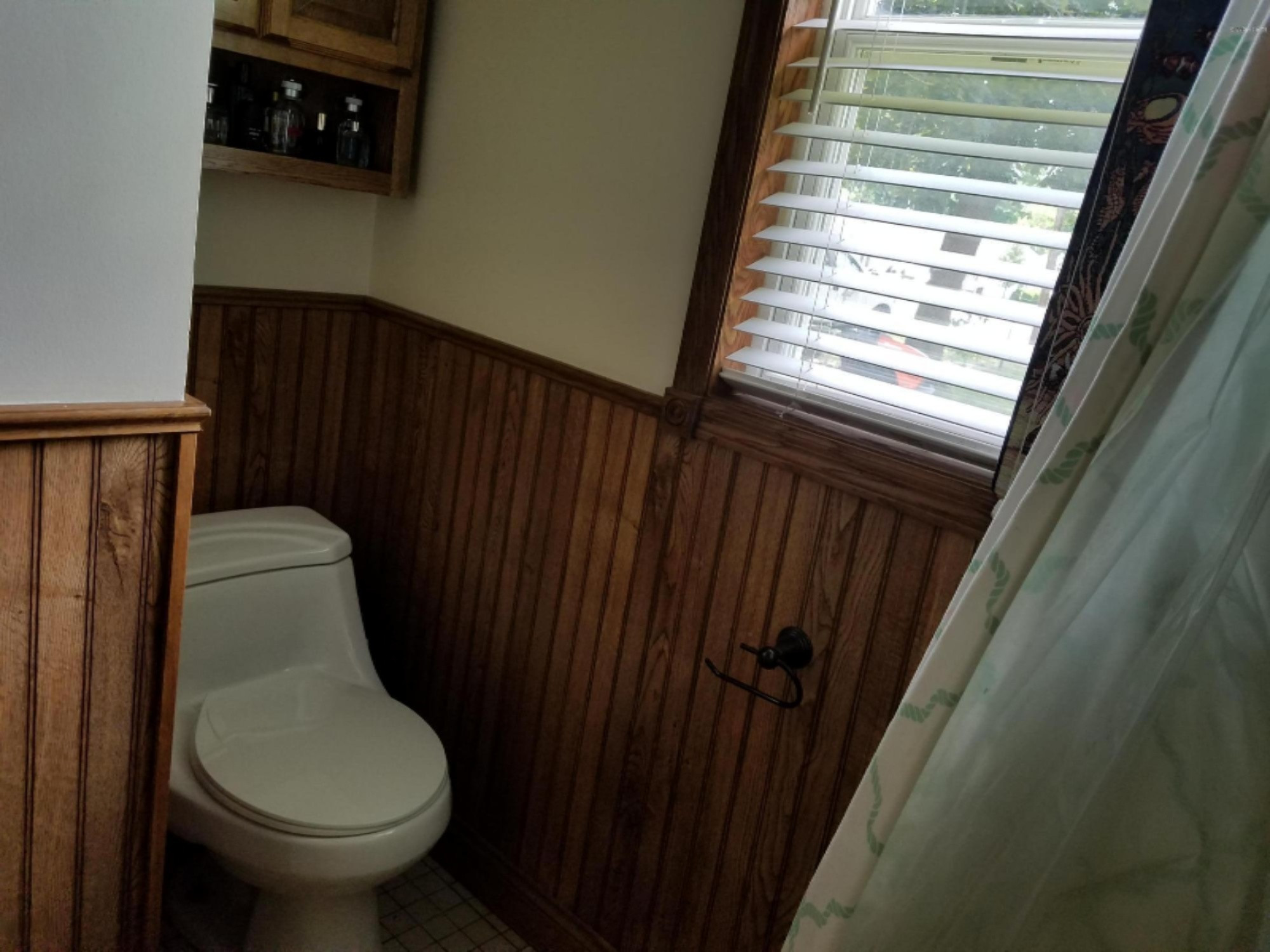 1805 Nazareth Road Kalamazoo, MI 49048 - Photo 15 of 24 Bath 1