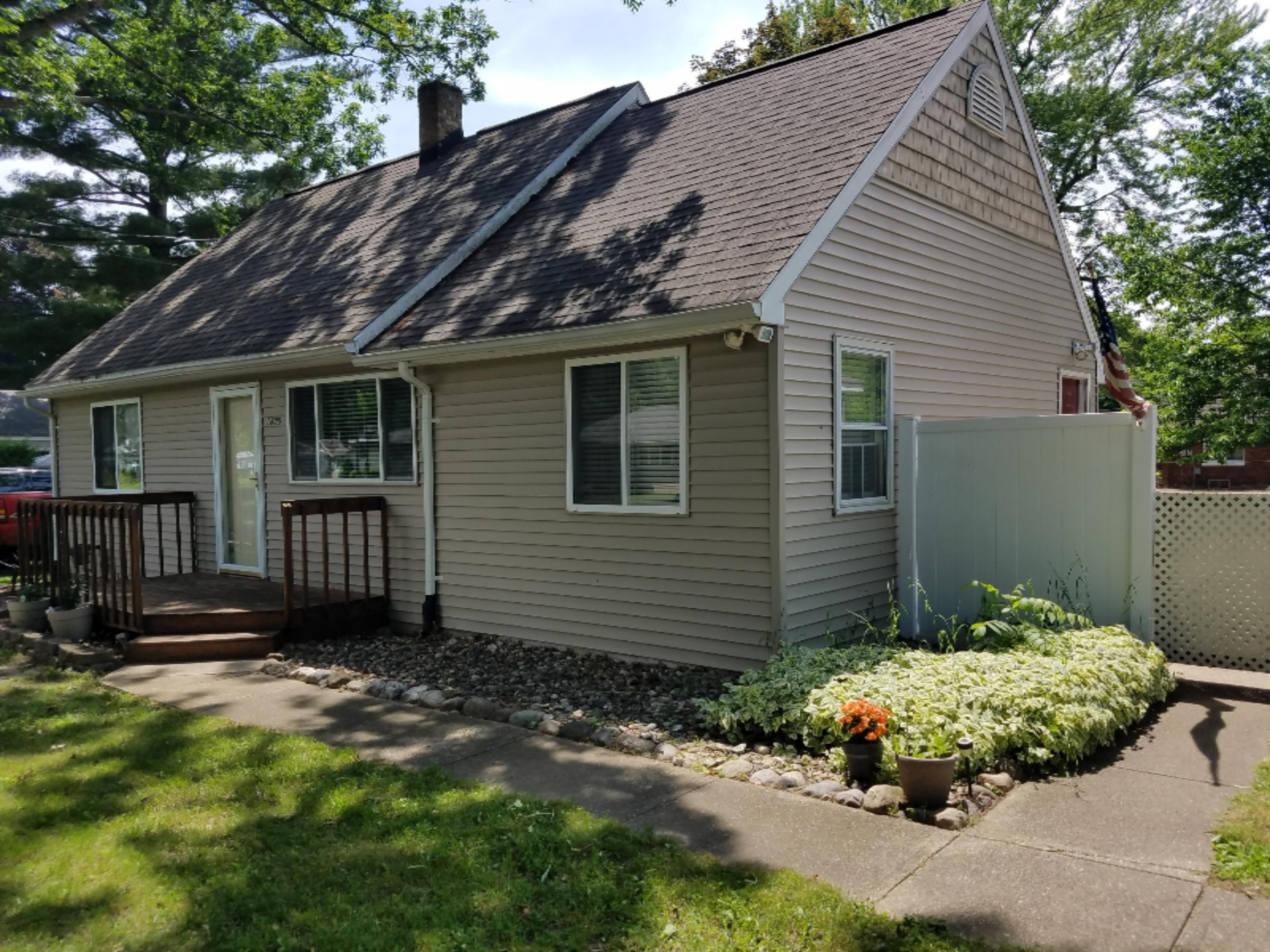 1805 Nazareth Road Kalamazoo, MI 49048 - Photo 4 of 24 20180615_145836