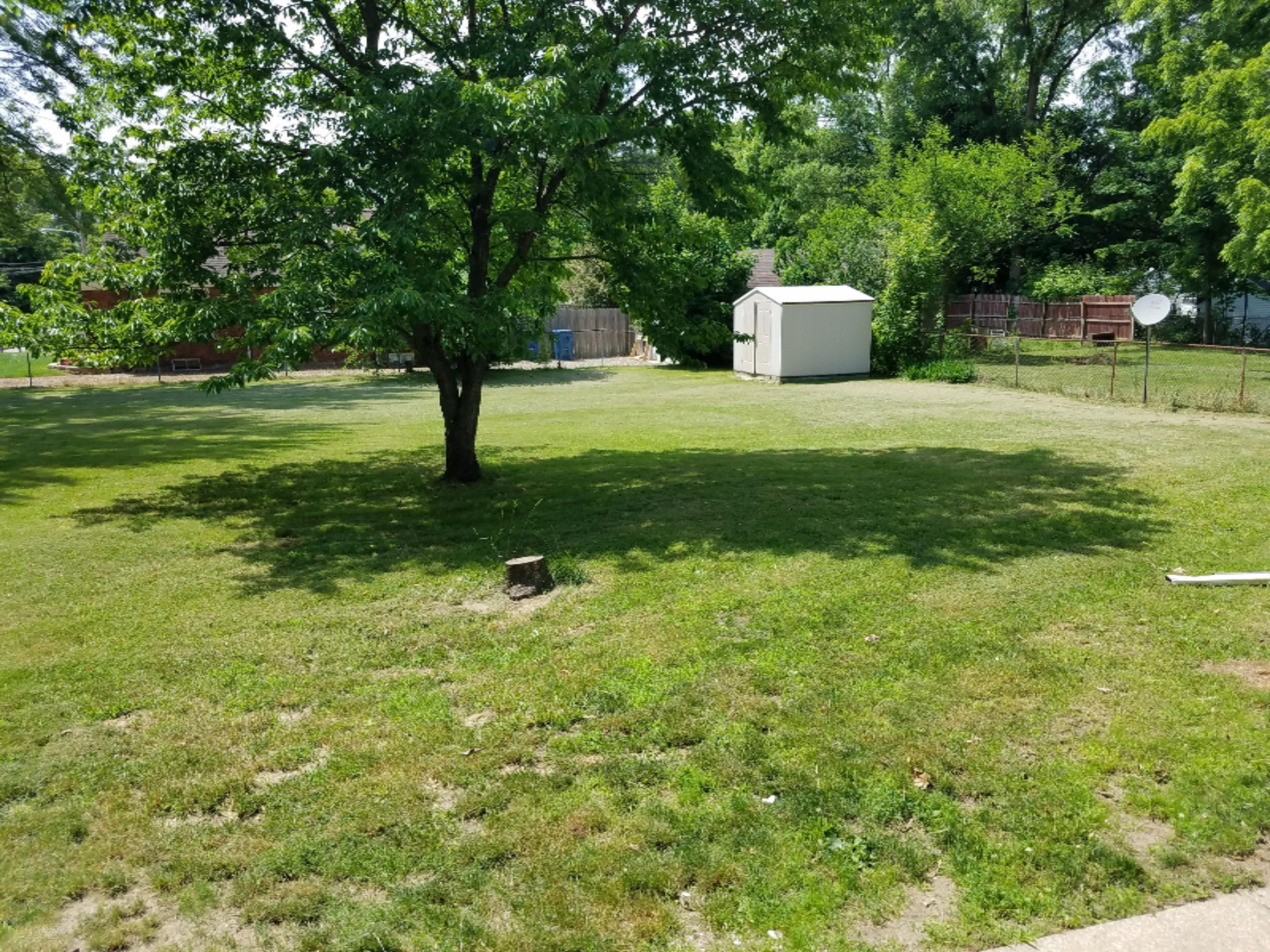 1805 Nazareth Road Kalamazoo, MI 49048 - Photo 5 of 24 Large fenced back yard