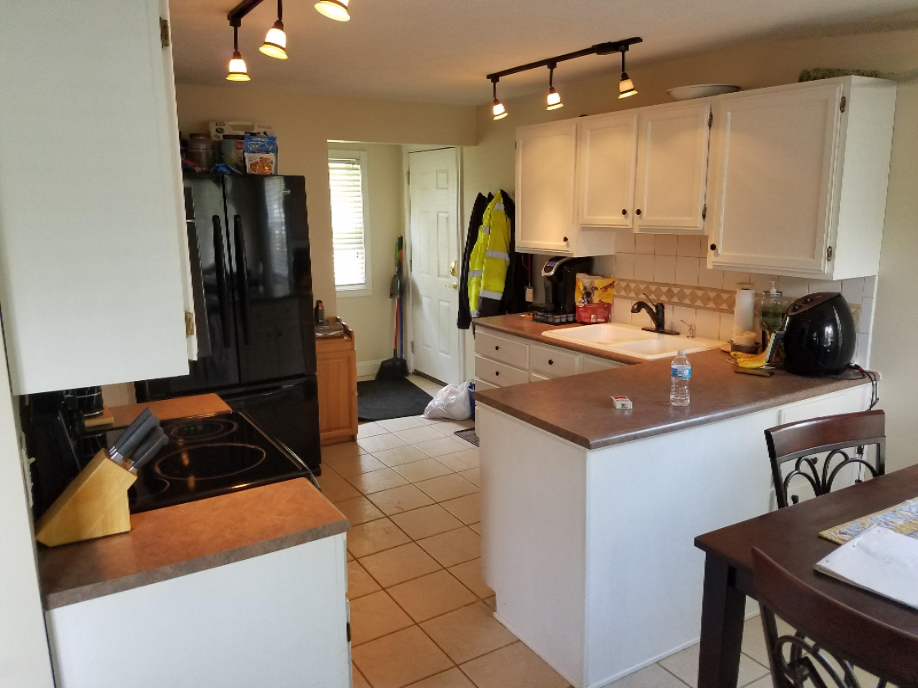 1805 Nazareth Road Kalamazoo, MI 49048 - Photo 6 of 24 Modern Kitchen