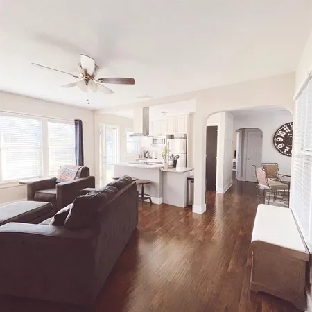 $2,600 | 4120 2nd Avenue South, St. Petersburg, FL 33711