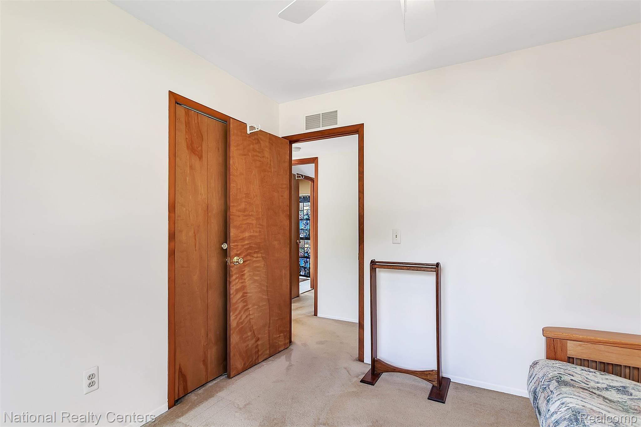 2720 Bridget Avenue Rochester, MI 48307 - Photo 27 of 36 28-2720-Bridget-Ave-WindowStill-Rea.jpg