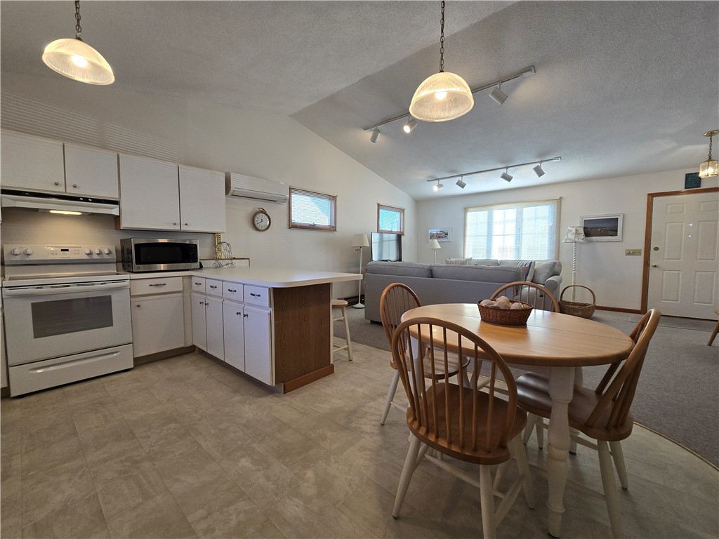 39 Elizabeth Road Narragansett, RI 02882 - Photo 14 of 30 Gallery Image 14