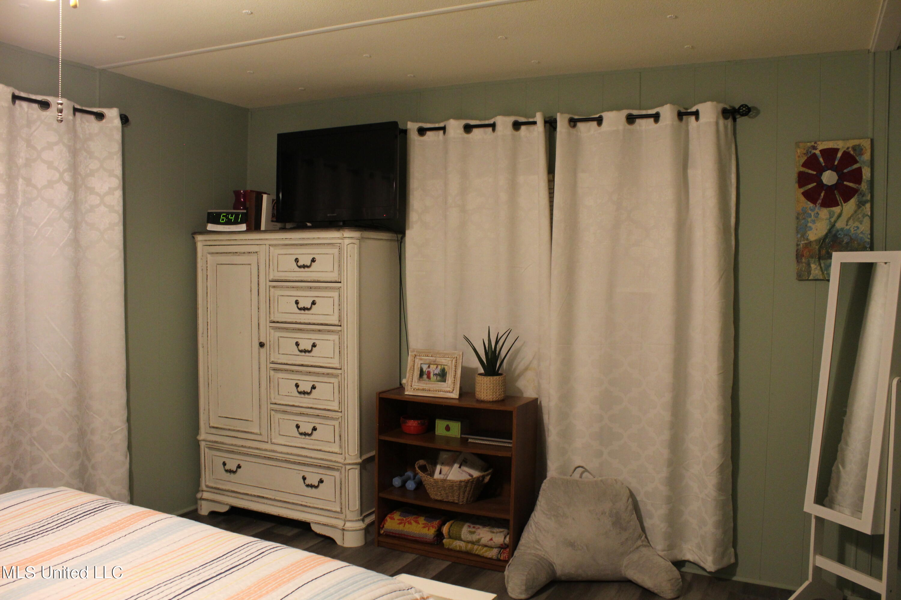 1945 East Ridge Road Byram, MS 39272 - Photo 27 of 31 IMG_2323