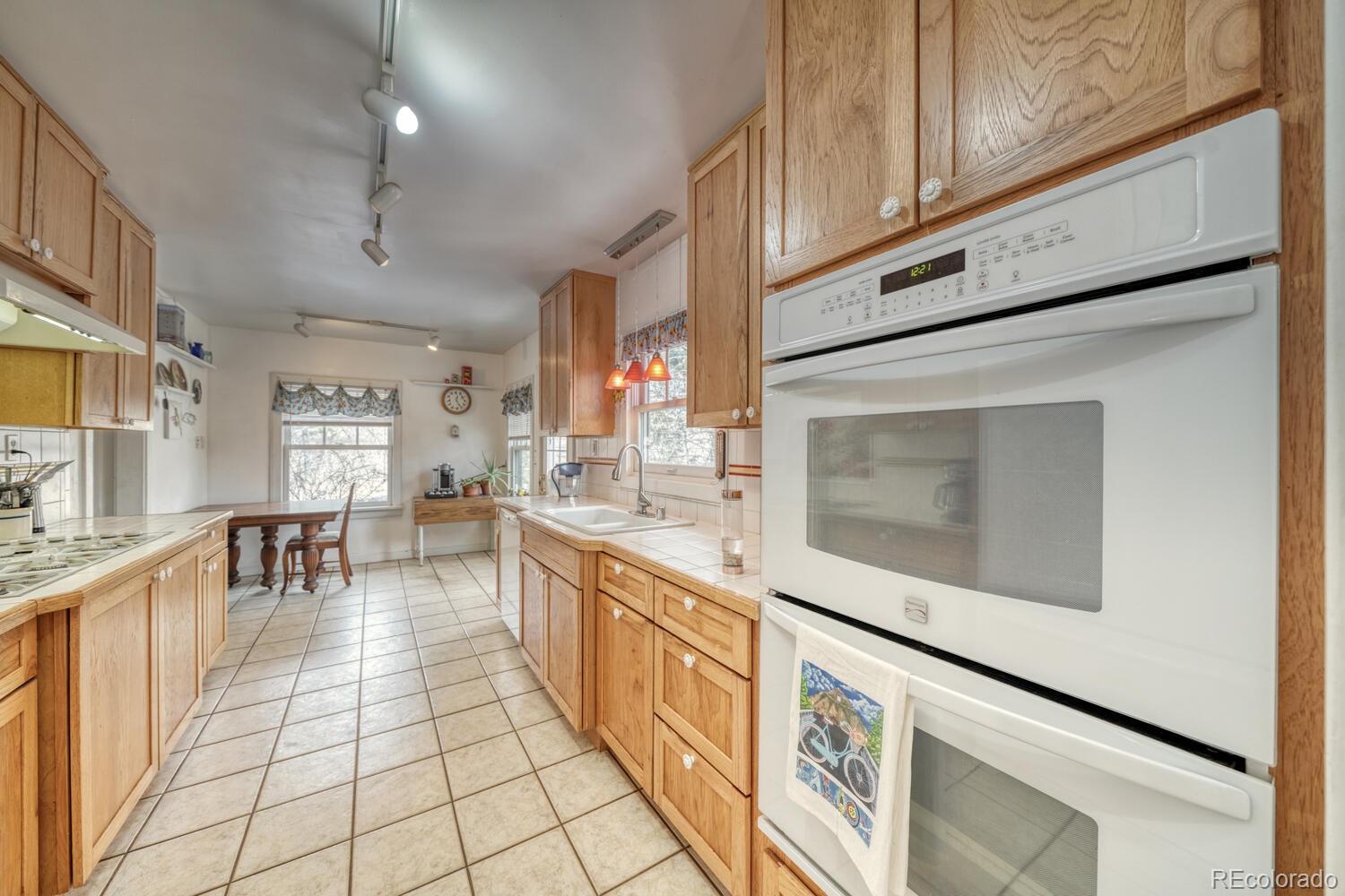 8225 Highway 24 Cascade, CO 80809 - Photo 10 of 49