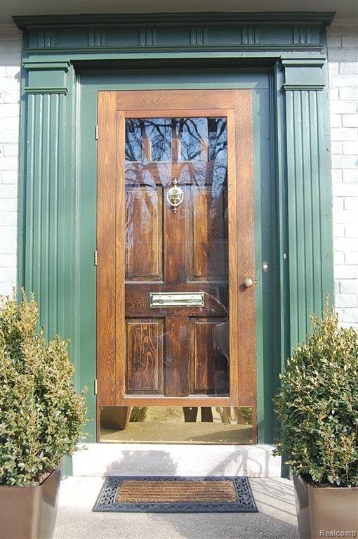 210 McMillan Road Grosse Pointe, MI 48236 - Photo 2 of 25 2.jpg