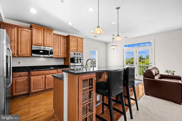 $615,000 | 5725 Callcott Way, Unit P, Alexandria, VA 22312