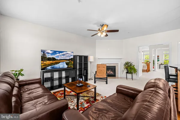 $615,000 | 5725 Callcott Way, Unit P, Alexandria, VA 22312