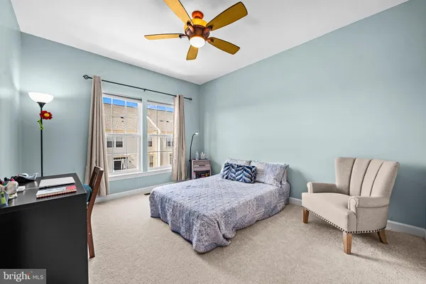 $615,000 | 5725 Callcott Way, Unit P, Alexandria, VA 22312