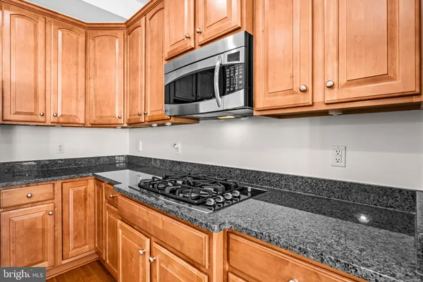 $615,000 | 5725 Callcott Way, Unit P, Alexandria, VA 22312