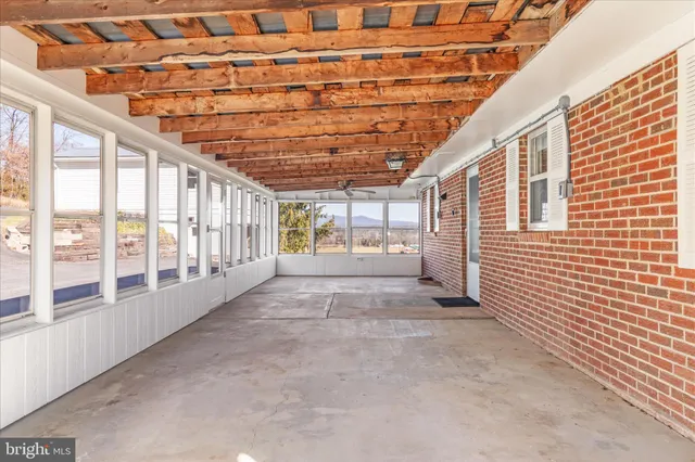 a view of an entryway with a street
