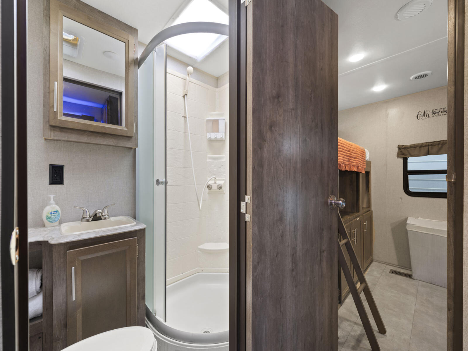 325 Calusa Street, Unit 466 Key Largo, FL 33037 - Photo 21 of 48 Interior