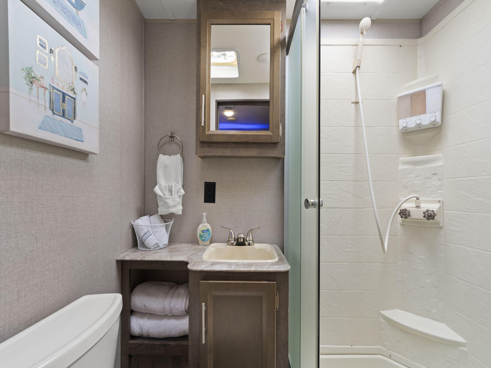 325 Calusa Street, Unit 466 Key Largo, FL 33037 - Photo 22 of 48 Interior