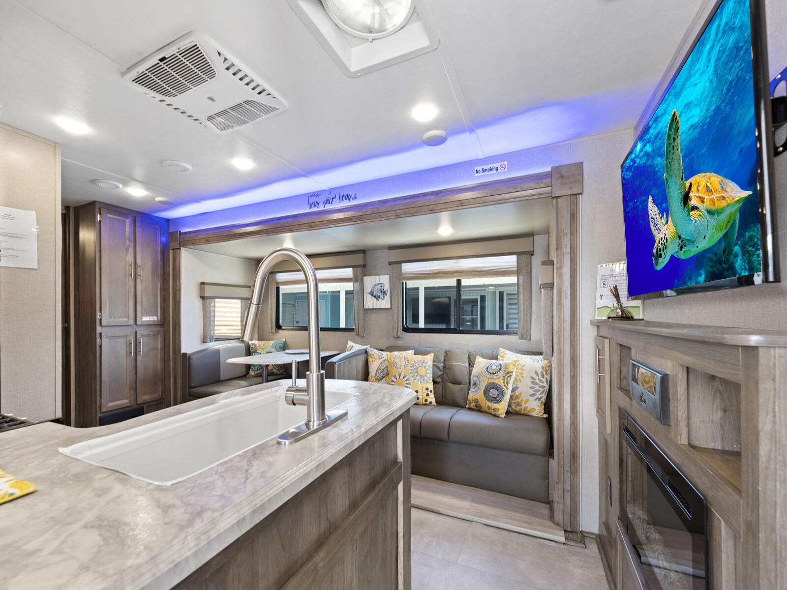 325 Calusa Street, Unit 466 Key Largo, FL 33037 - Photo 9 of 48 Interior