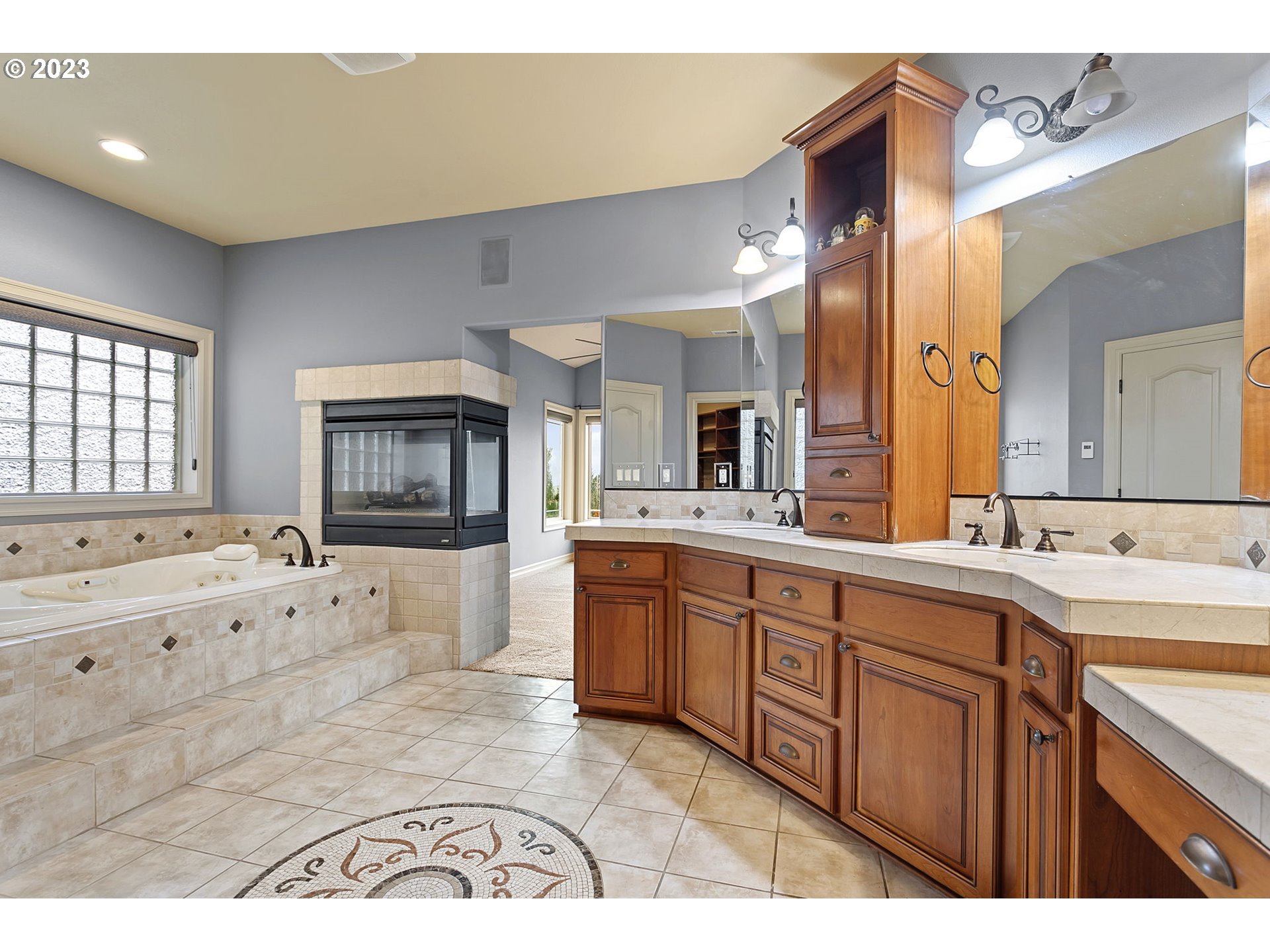 19910 Northwest 61st Avenue Ridgefield, WA 98642 - Photo 17 of 48 Owner's Suite Bathroom