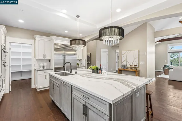 $2,698,888 | 961 Oak View Circle, Lafayette, CA 94549