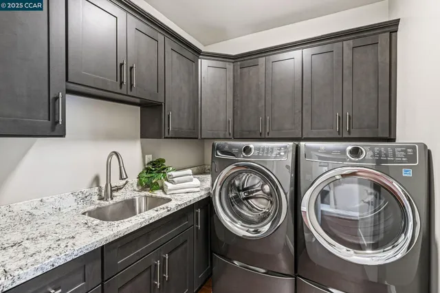 $2,698,888 | 961 Oak View Circle, Lafayette, CA 94549