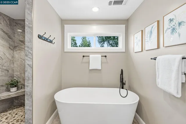 $2,698,888 | 961 Oak View Circle, Lafayette, CA 94549