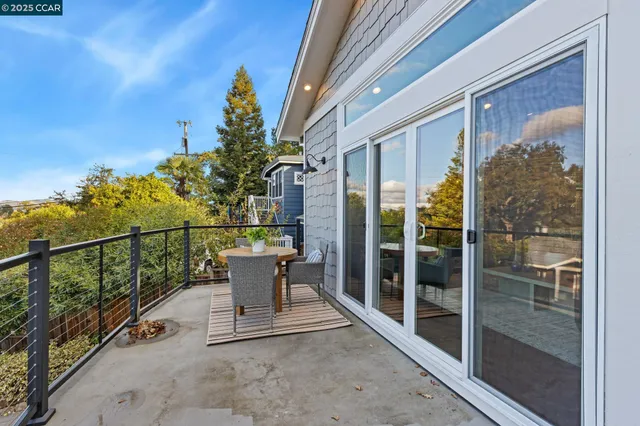 $2,698,888 | 961 Oak View Circle, Lafayette, CA 94549