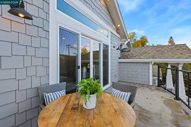 $2,698,888 | 961 Oak View Circle, Lafayette, CA 94549