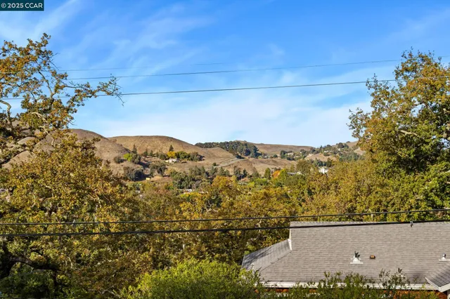 $2,698,888 | 961 Oak View Circle, Lafayette, CA 94549