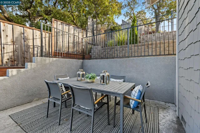 $2,698,888 | 961 Oak View Circle, Lafayette, CA 94549