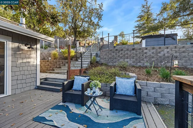 $2,698,888 | 961 Oak View Circle, Lafayette, CA 94549