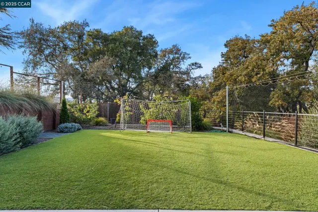 $2,698,888 | 961 Oak View Circle, Lafayette, CA 94549