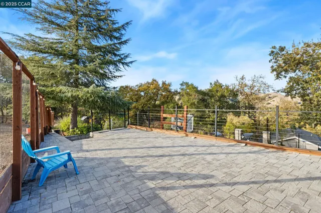 $2,698,888 | 961 Oak View Circle, Lafayette, CA 94549