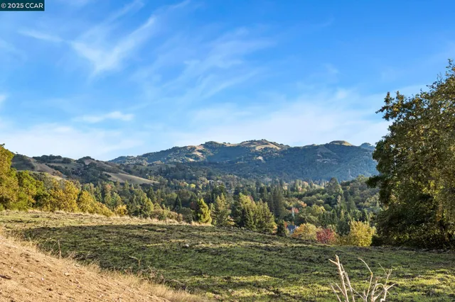 $2,698,888 | 961 Oak View Circle, Lafayette, CA 94549