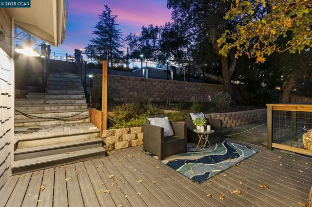 $2,698,888 | 961 Oak View Circle, Lafayette, CA 94549