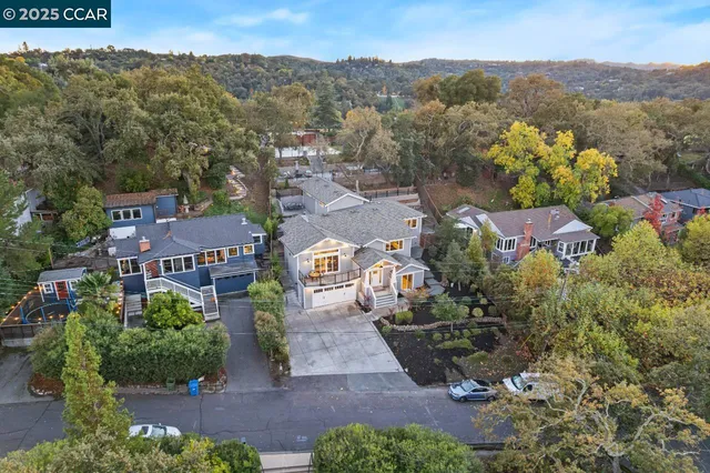$2,698,888 | 961 Oak View Circle, Lafayette, CA 94549