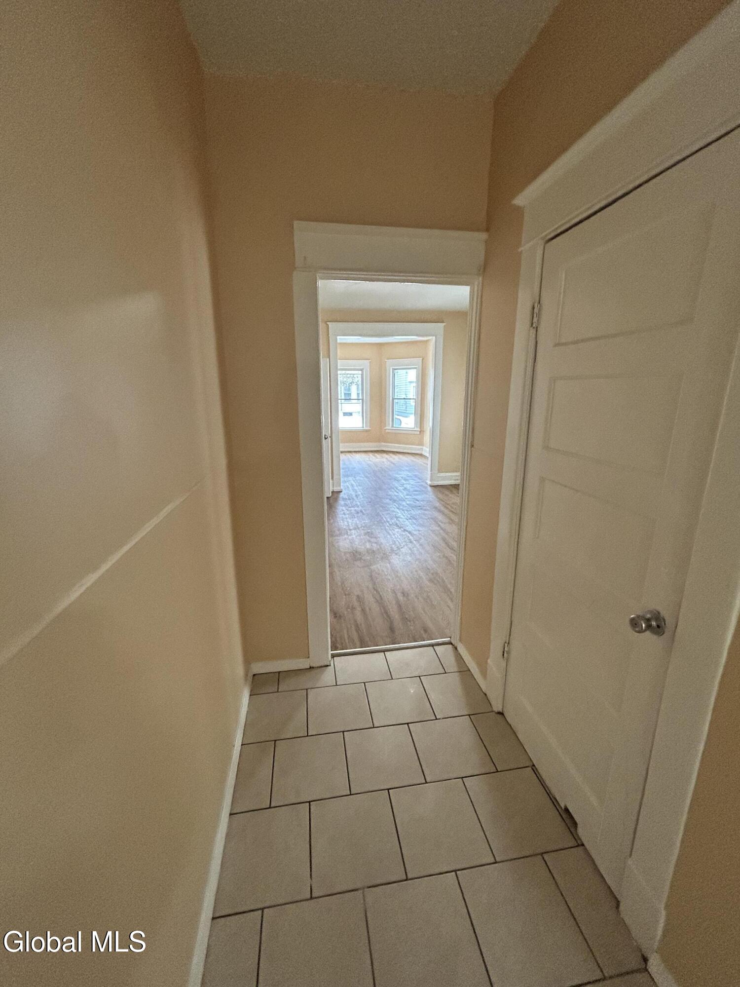 1075 Pleasant Street Schenectady, NY 12303 - Photo 12 of 28 IMG_3725