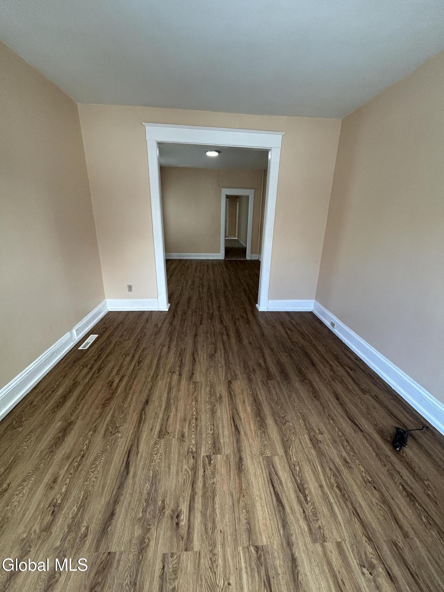 1075 Pleasant Street Schenectady, NY 12303 - Photo 14 of 28 IMG_3723