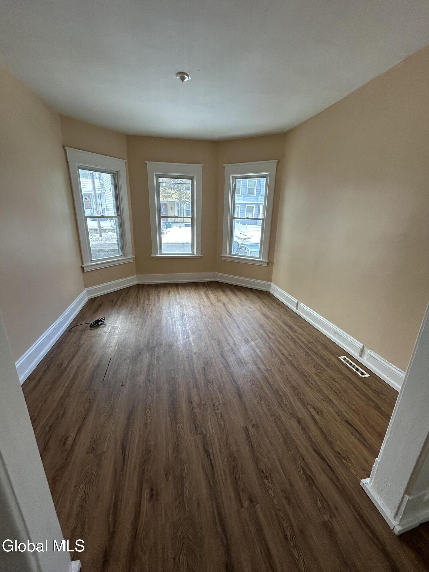 1075 Pleasant Street Schenectady, NY 12303 - Photo 16 of 28 IMG_3721