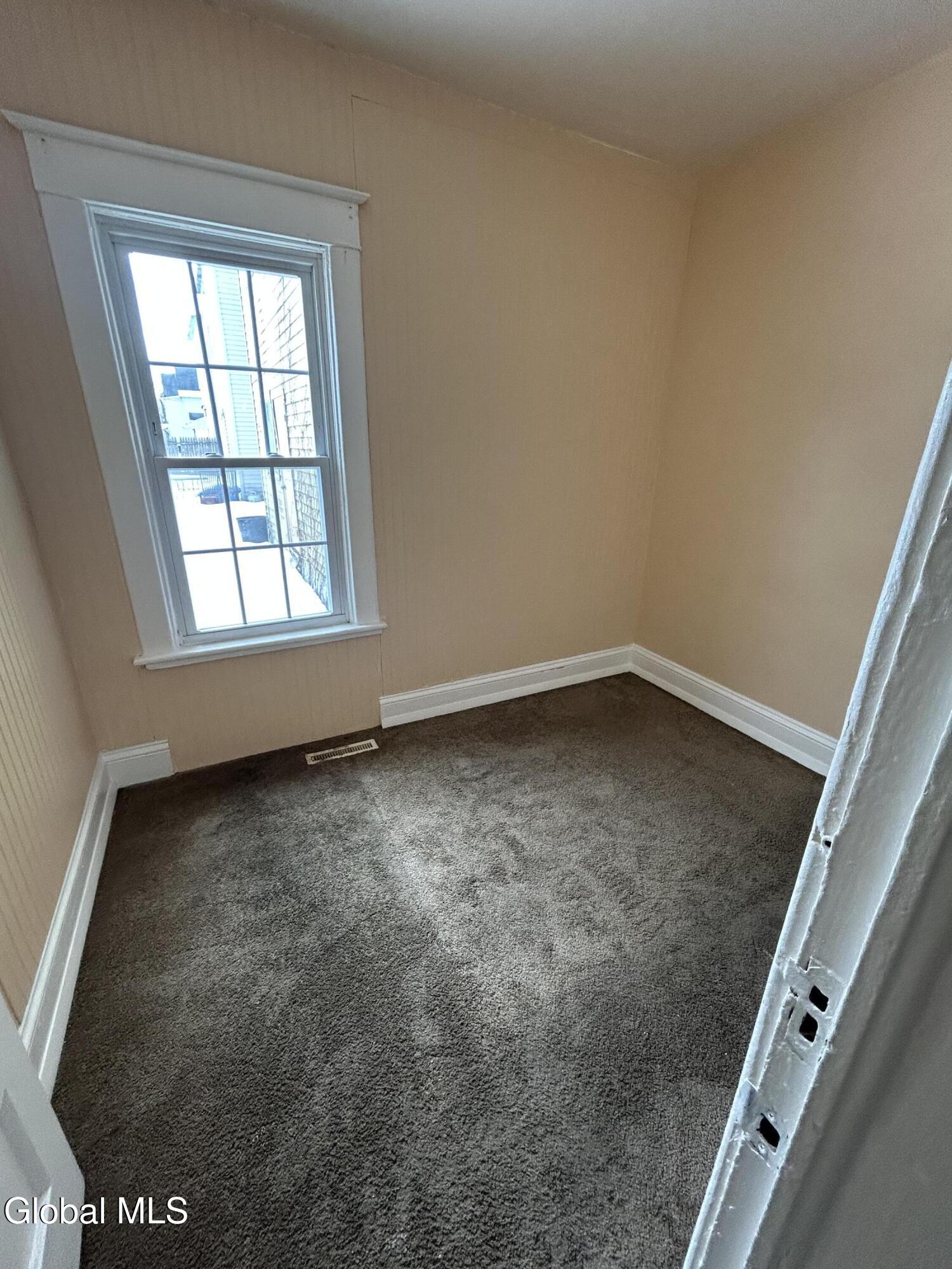 1075 Pleasant Street Schenectady, NY 12303 - Photo 22 of 28 IMG_3729