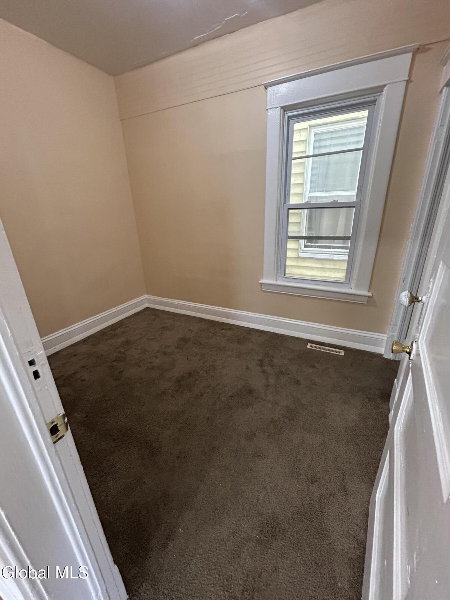 1075 Pleasant Street Schenectady, NY 12303 - Photo 24 of 28 IMG_3724
