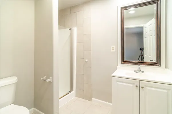 $2,000 | 11623 Rowan Lane, Houston, TX 77072